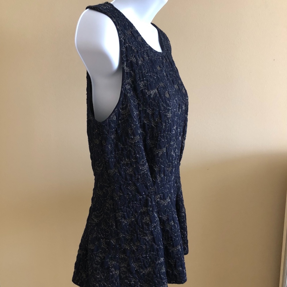 Tops - Picture 2 of 6